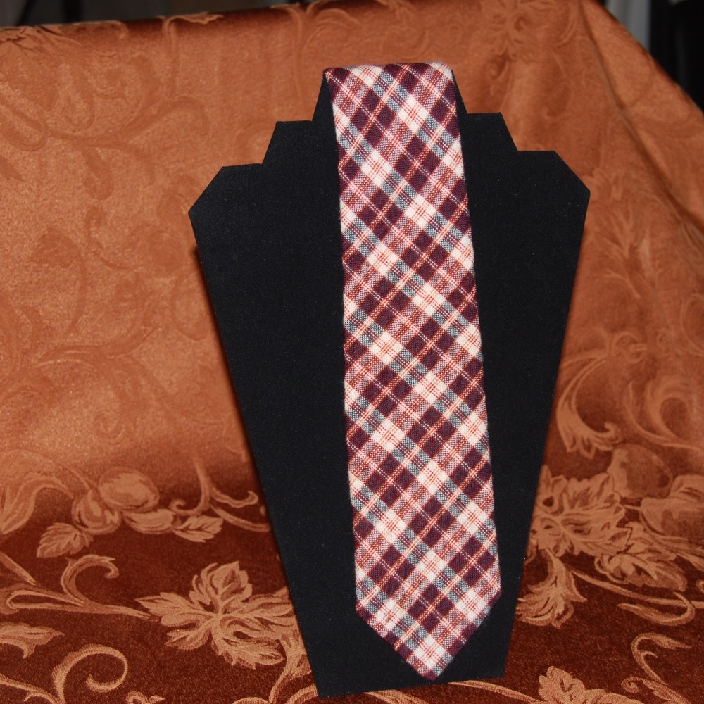 The Five-O-One Shop Plaid tie